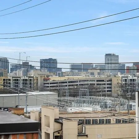 Apartment Huge Private Patio With Games & Skyline Views