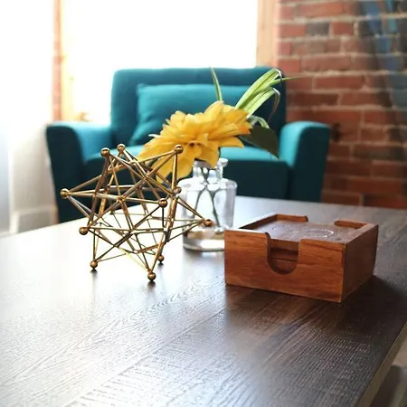 The 1865 Experience With Speakeasy, Pool & Parking Apartment Nashville