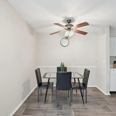 Comfortable Retreat With In-unit Washerdryer *