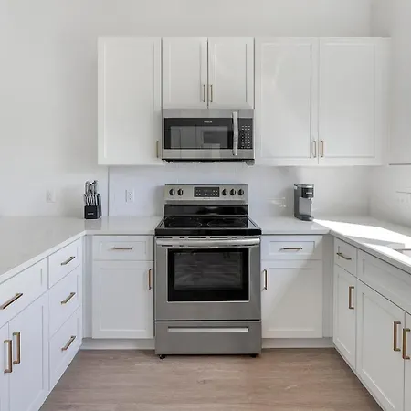 Apartment Landing Stunning 1bd Game Gym