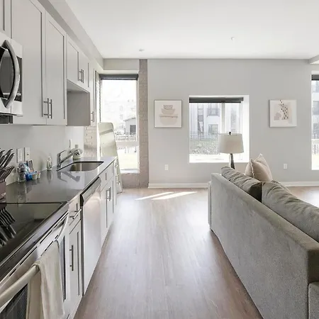 Apartment Landing Incredible Studio Gym Pool Nashville
