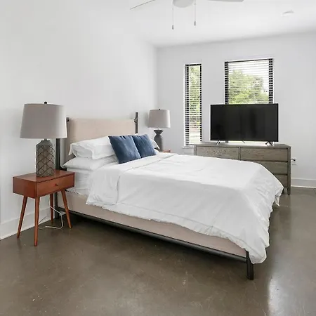 Landing Beautiful Studio Pool Gym * Nashville