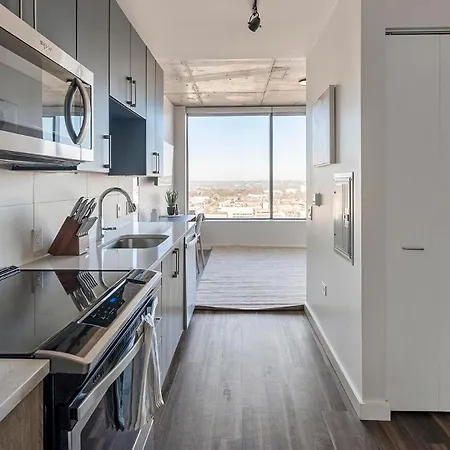Landing Stunning 2Bd Rooftop Lounge Gym *