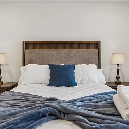 3br Townhome Rooftop Views Hot Tub & Fireplace Apartment