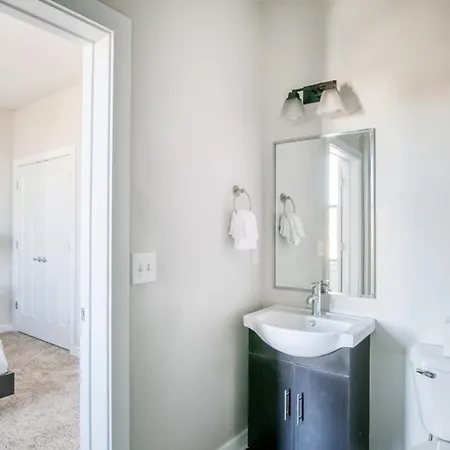 Two Cozysuites Music Row Chic In Apartment Nashville