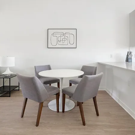 Landing Stunning 1bd Game Gym Nashville