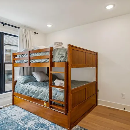 3br Townhome Rooftop Views Hot Tub & Fireplace Apartment Nashville