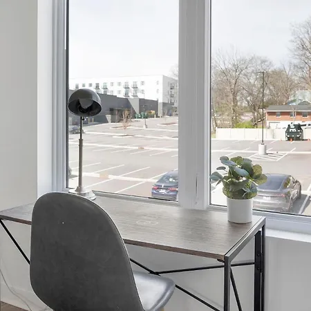 Landing Stunning 1bd Game Gym Apartment Nashville