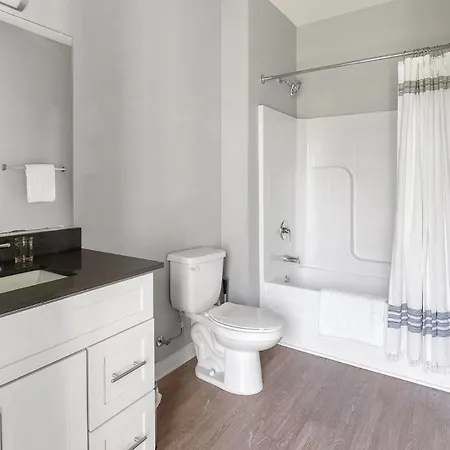 Landing Incredible Studio Gym Pool Apartment *