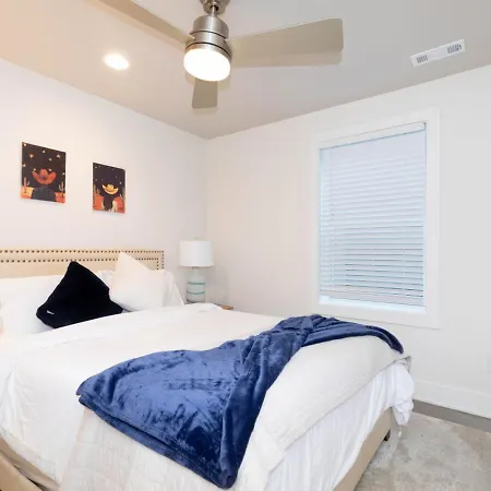 Apartment New Hidden Gem, Luxury Kitchen, 5 Min To Broadway *