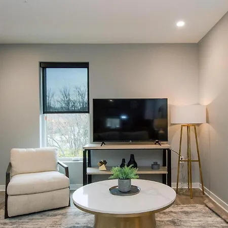 Landing Incredible Studio Gym Pool Apartment