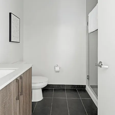 Landing Stunning 2Bd Rooftop Lounge Gym Apartment *