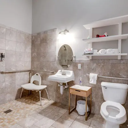 Updated 1br In East Nash-historic Church Building *