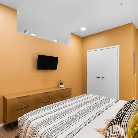 Upscale Riverview With Garage Walk To Downtown Nashville