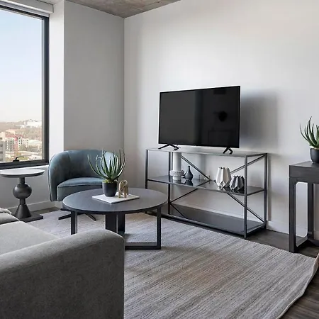 Landing Stunning 2Bd Rooftop Lounge Gym * Nashville