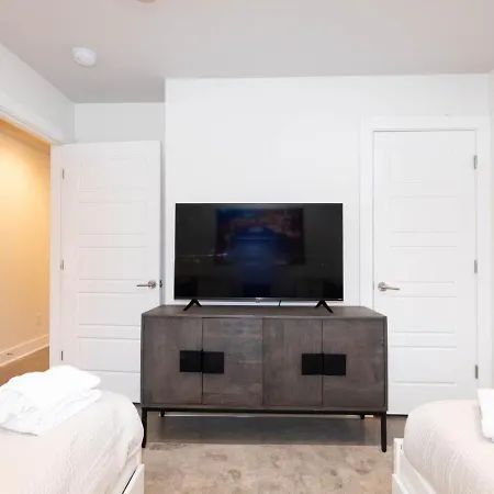 Apartment New Hidden Gem, Luxury Kitchen, 5 Min To Broadway *