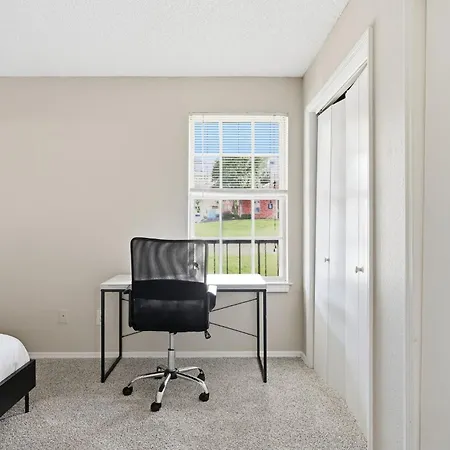 Comfortable Retreat With In-unit Washerdryer Apartment *