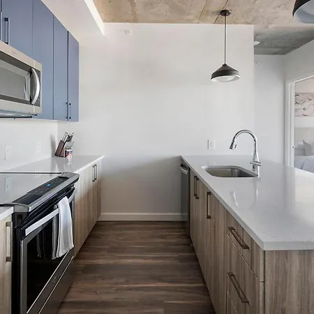 Landing Stunning 2Bd Rooftop Lounge Gym * Nashville