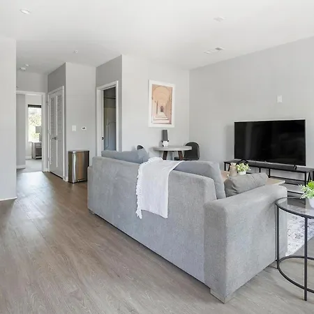Landing Incredible Studio Gym Pool Apartment *