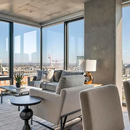 Landing Stunning 2Bd Rooftop Lounge Gym Apartment