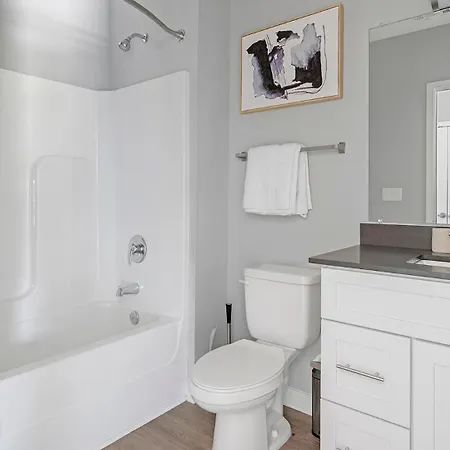 Landing Incredible Studio Gym Pool Apartment