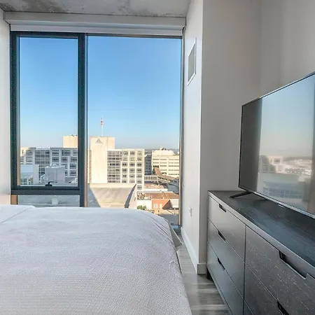 Apartment Landing Stunning 2Bd Rooftop Lounge Gym *