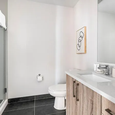 Landing Stunning 2Bd Rooftop Lounge Gym *