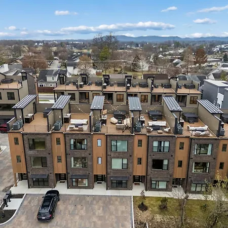 3br Townhome Rooftop Views Hot Tub & Fireplace Apartment Nashville