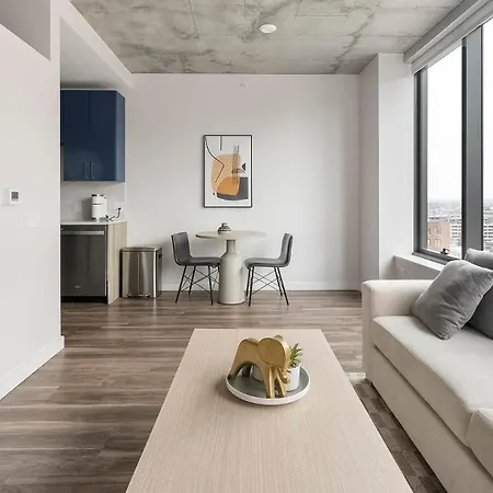 Landing Stunning 2Bd Rooftop Lounge Gym Apartment