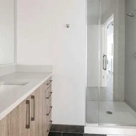 Landing Stunning 2Bd Rooftop Lounge Gym * Nashville