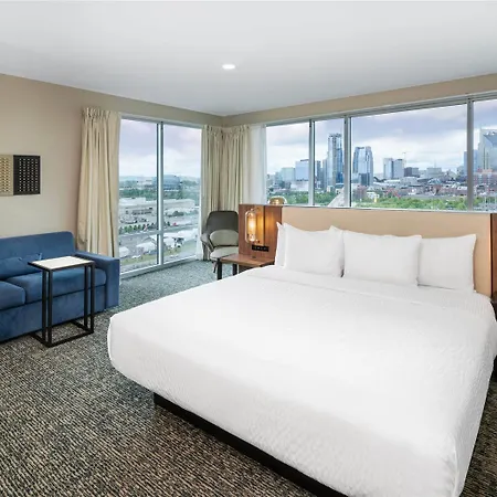 La Quinta & By Wyndham Downtown Stadium Hotel