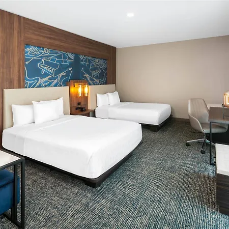 La Quinta & By Wyndham Downtown Stadium Nashville