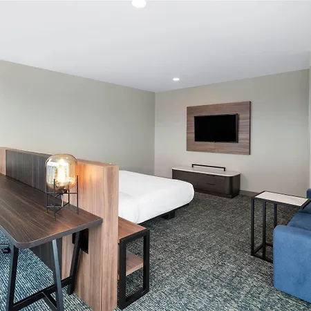 Hotel La Quinta & By Wyndham Downtown Stadium
