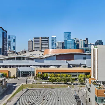 In Walkable Area 25 Miles To Downtown Family & Dog Friendly Nashville