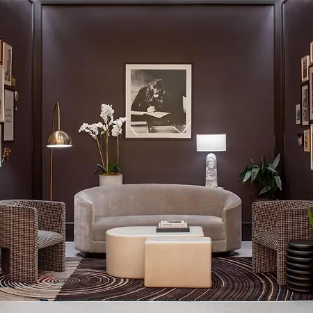 Tempo By Hilton Downtown 3*