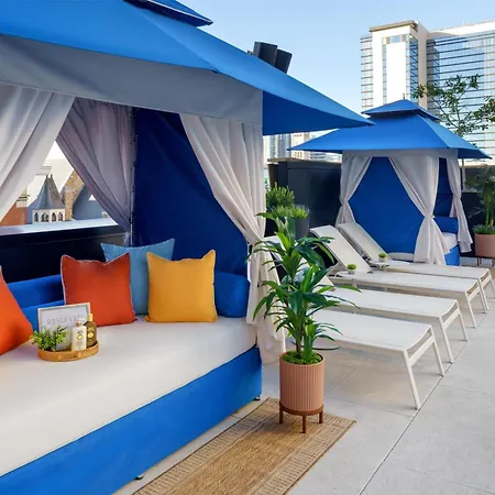 Tempo By Hilton Downtown 3*