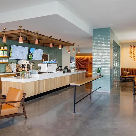 Tempo By Hilton Downtown 3*
