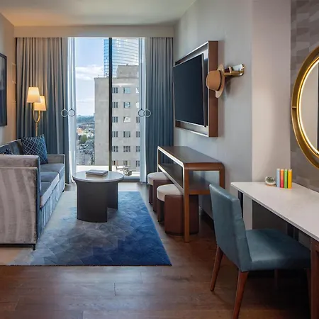 Tempo By Hilton Downtown 3*