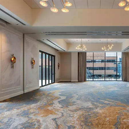 Tempo By Hilton Downtown Hotel 3*