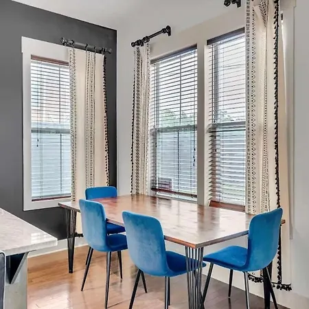 Rooftop, Large Backyard, Fire Pit, Near Downtown Holiday home Nashville