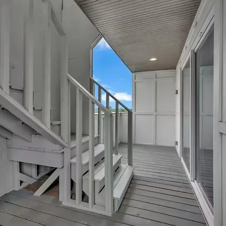 Rooftop, Large Backyard, Fire Pit, Near Downtown Nashville