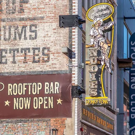 Myrtle D Nashville