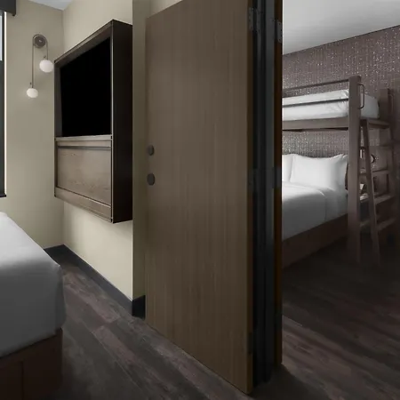 Motto By Hilton Downtown 4*
