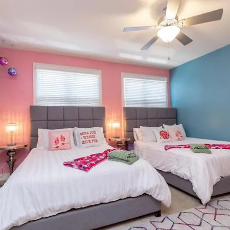 3203 Long Blvd Holiday home