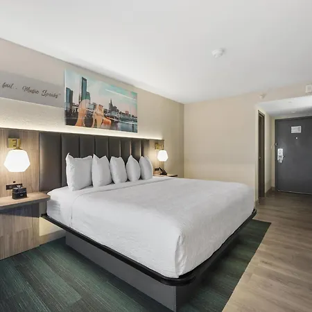 Hotel La Quinta By Wyndham Airport/opryland 3*