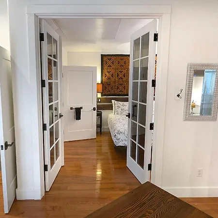 Westwood Shed In By Geodis Vanderbilt Belmont, 1 Accessible Apartment *