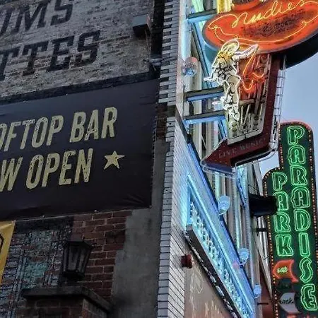 Downtown - Adults Only Hostel