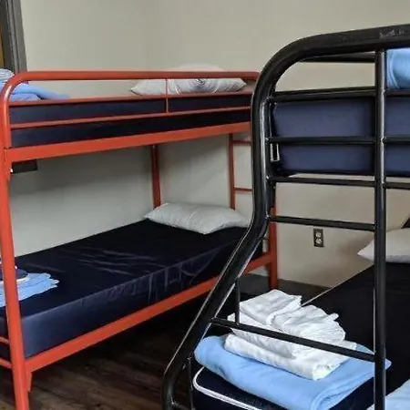 Hostel Downtown - Adults Only *