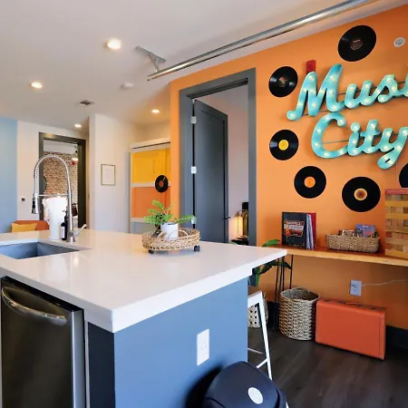 Apartment The Muse - Modern 2br With Private Balcony And Rooftop Access