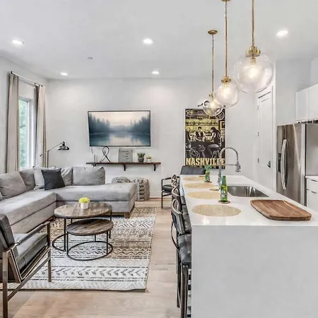 Scovel Row Retreat-rooftop Views Near Broadway * Nashville